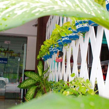 Phuthara Hostel Phuket Exterior foto