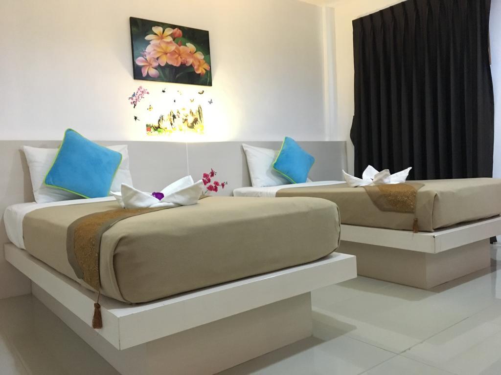 Phuthara Hostel Phuket Exterior foto