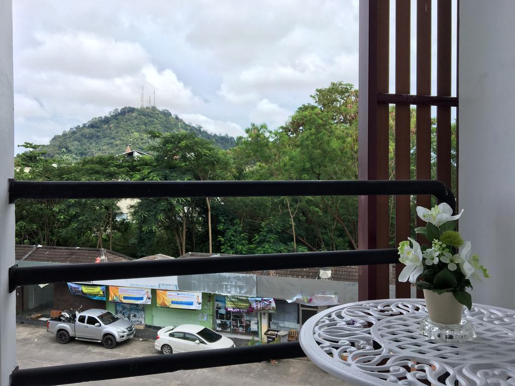 Phuthara Hostel Phuket Exterior foto