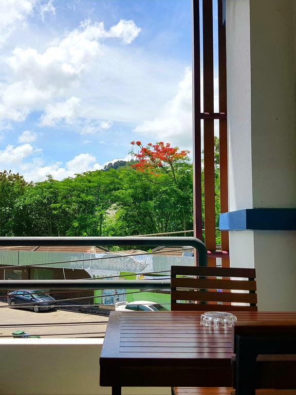 Phuthara Hostel Phuket Exterior foto