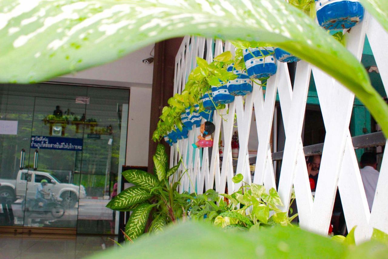 Phuthara Hostel Phuket Exterior foto