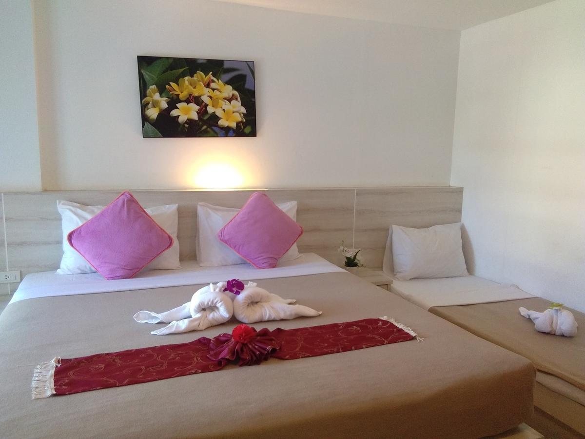 Phuthara Hostel Phuket Exterior foto